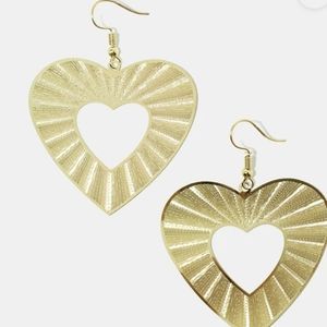 ❤ 4/$15❤ Gold Tone Heart Dangle Earrings